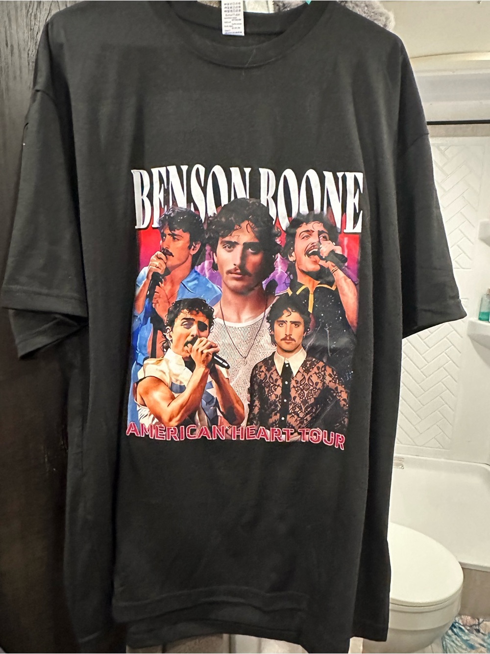 Benson Boone 'American Heart Tour' Graphic Tee - Mens